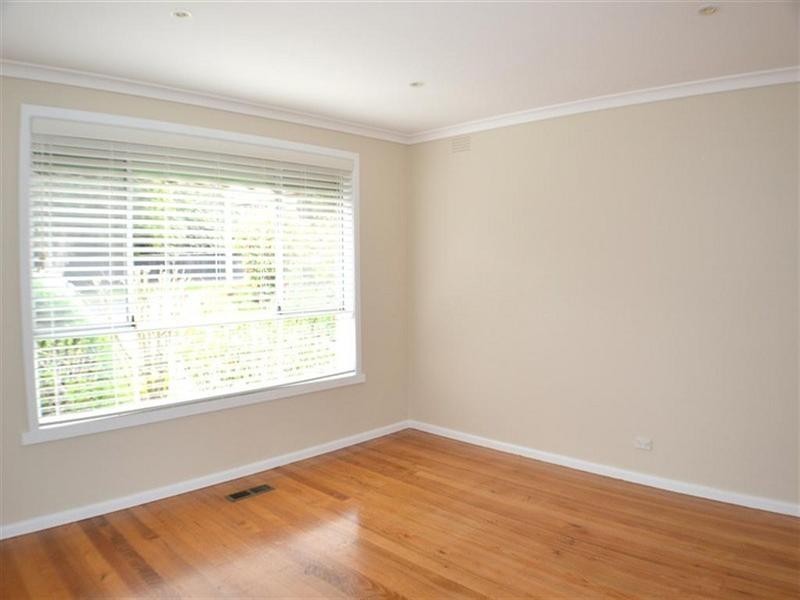 29 Packham Crescent, Glen Waverley VIC 3150