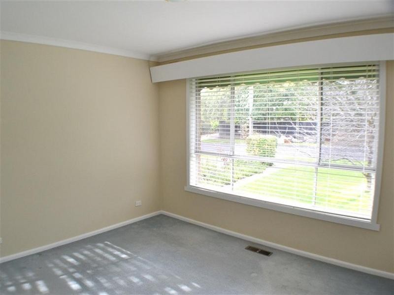 29 Packham Crescent, Glen Waverley VIC 3150