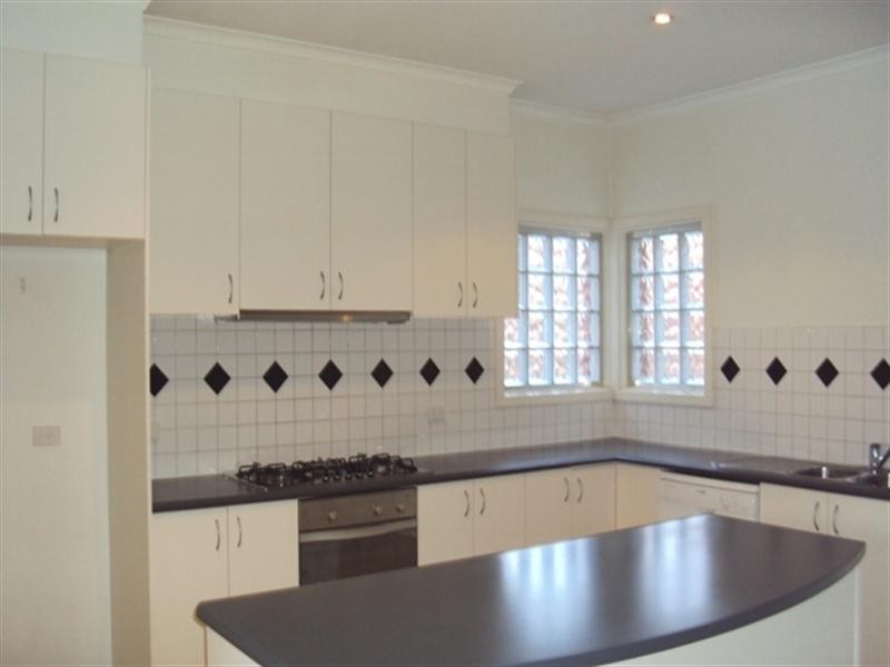 2/52 Medina Road, Glen Waverley VIC 3150