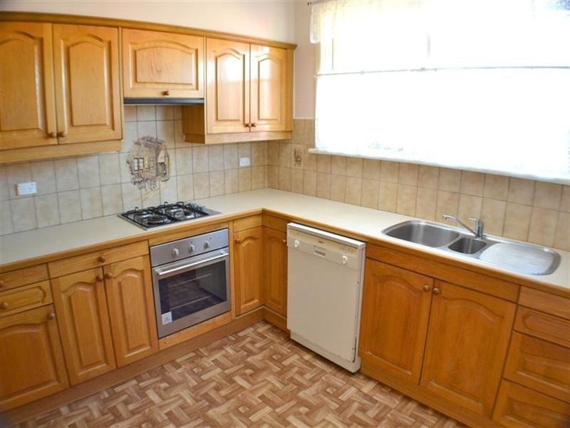 28 Cambridge Drive, Glen Waverley VIC 3150