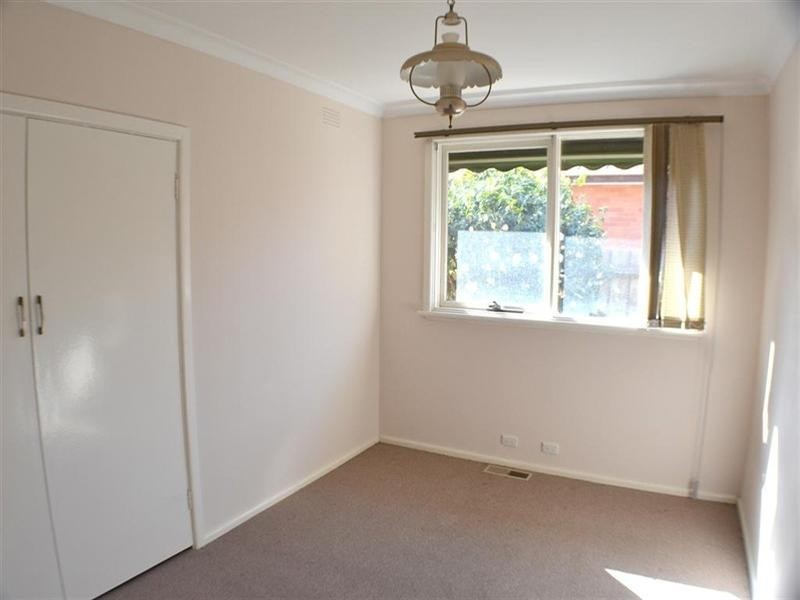 28 Cambridge Drive, Glen Waverley VIC 3150