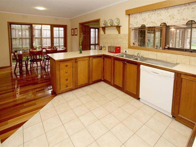 9 Alimar Road, Glen Waverley VIC 3150