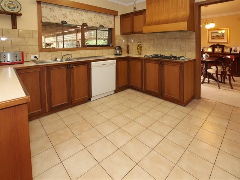 9 Alimar Road, Glen Waverley VIC 3150