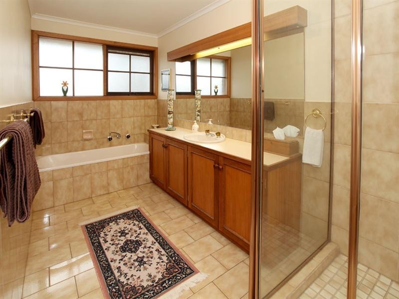 9 Alimar Road, Glen Waverley VIC 3150