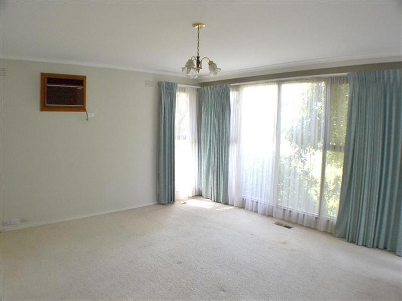 265 Gallaghers Road, Glen Waverley VIC 3150