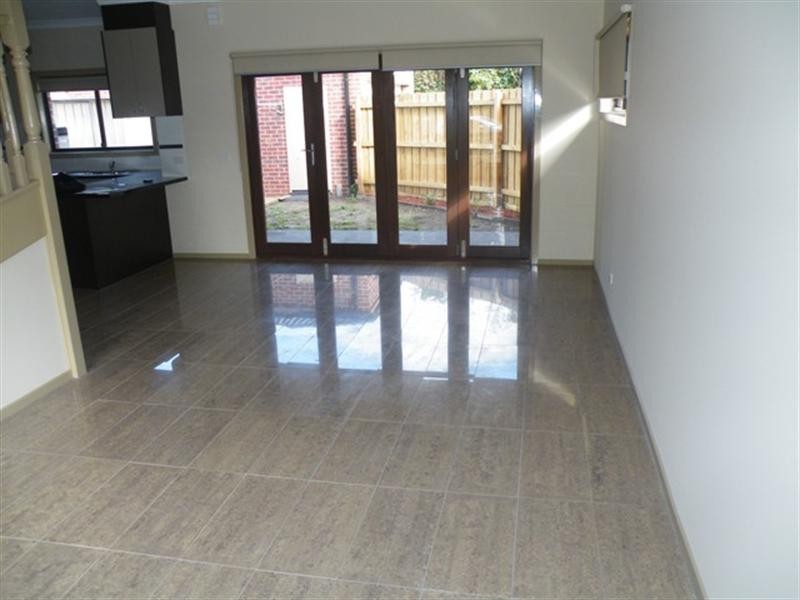 1/3 Sutton Court, Glen Waverley VIC 3150