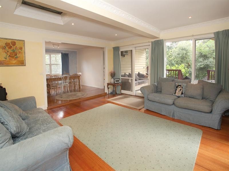 43 Dunscombe Avenue, Glen Waverley VIC 3150