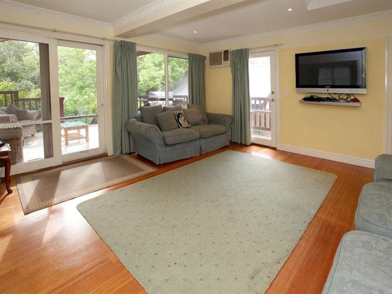43 Dunscombe Avenue, Glen Waverley VIC 3150