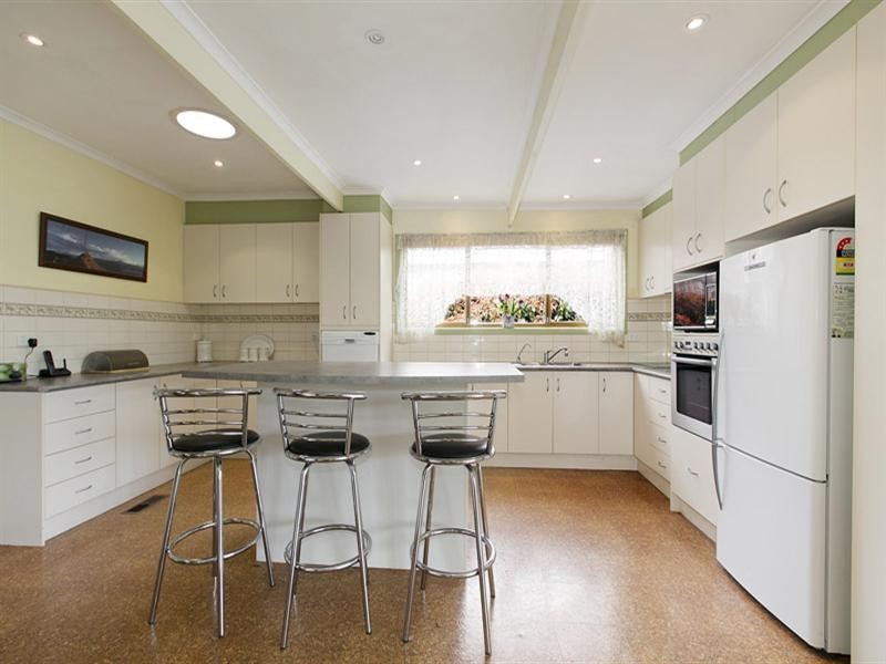 16 Jacqueline Road, Mount Waverley VIC 3149