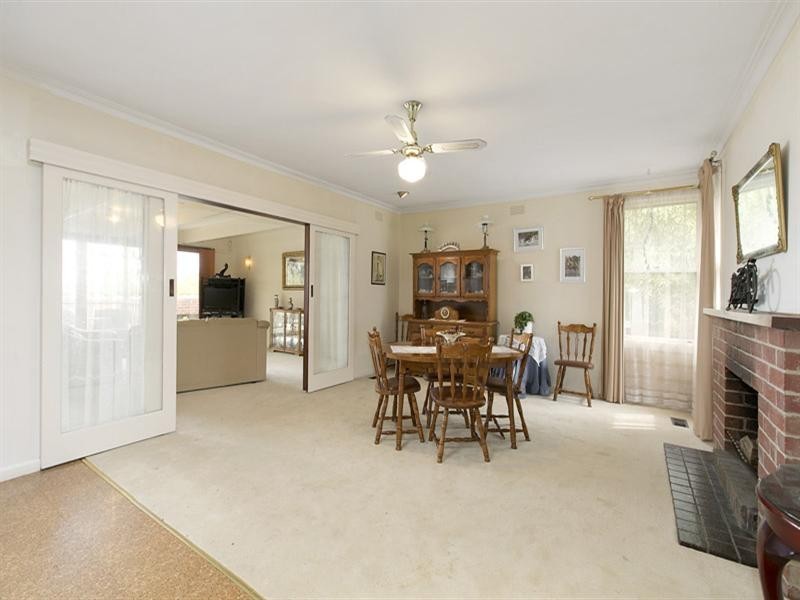 16 Jacqueline Road, Mount Waverley VIC 3149