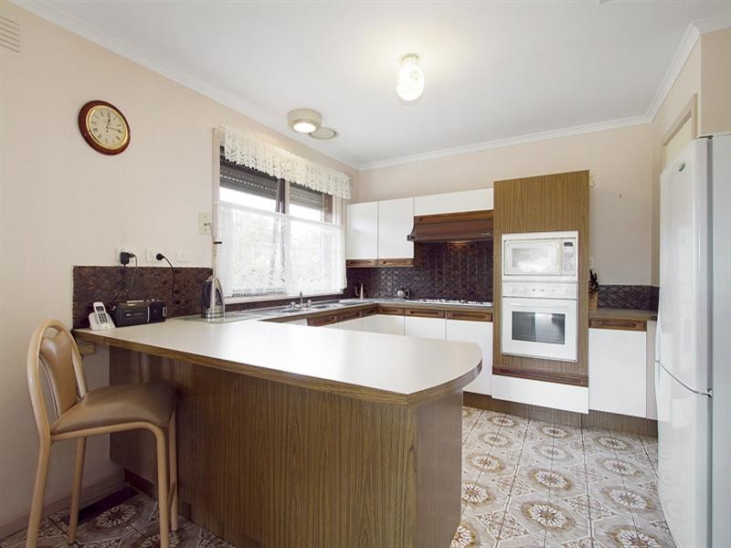 16 Mullens Road, Vermont South VIC 3133