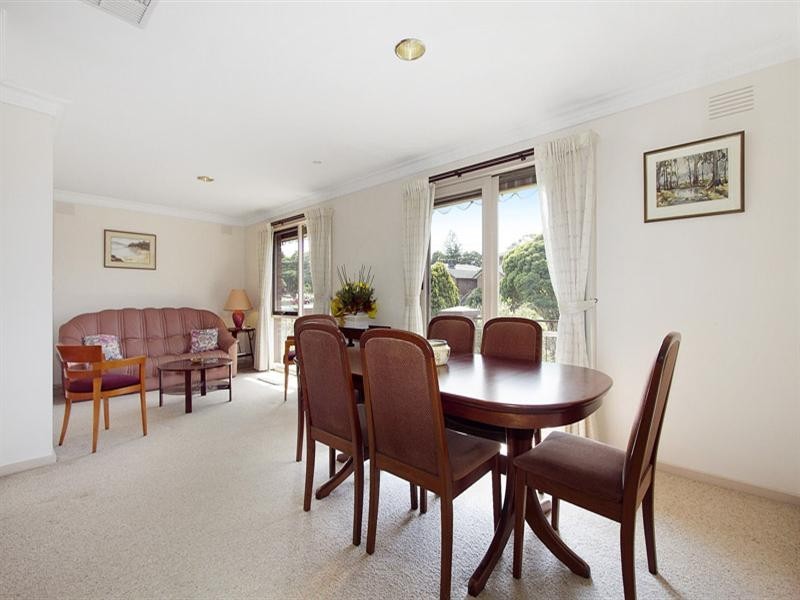 16 Mullens Road, Vermont South VIC 3133