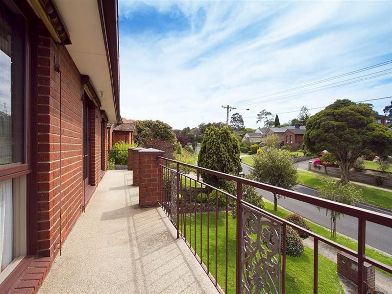 16 Mullens Road, Vermont South VIC 3133