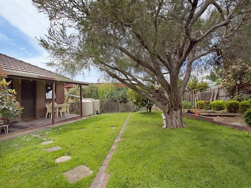 16 Mullens Road, Vermont South VIC 3133