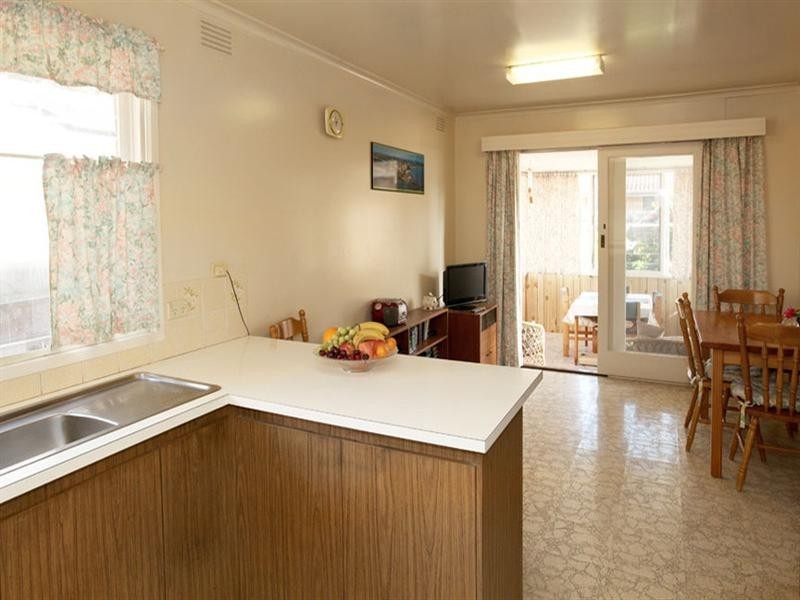 105 Watsons Road, Glen Waverley VIC 3150