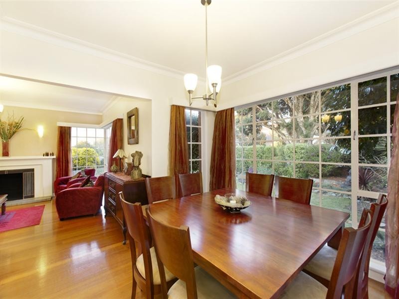 19 Burramine Road, Glen Waverley VIC 3150