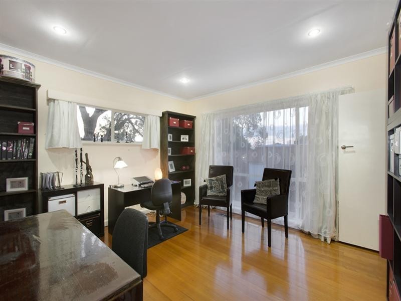 19 Burramine Road, Glen Waverley VIC 3150