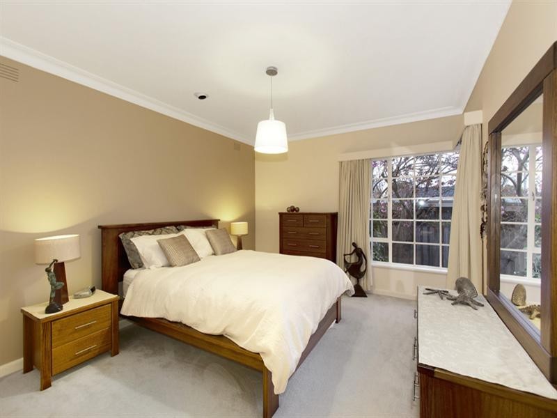 19 Burramine Road, Glen Waverley VIC 3150