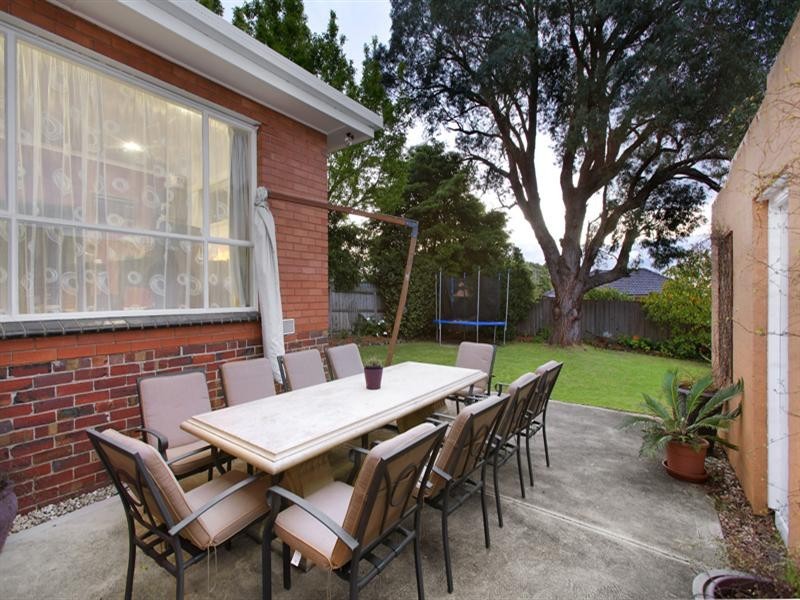 19 Burramine Road, Glen Waverley VIC 3150