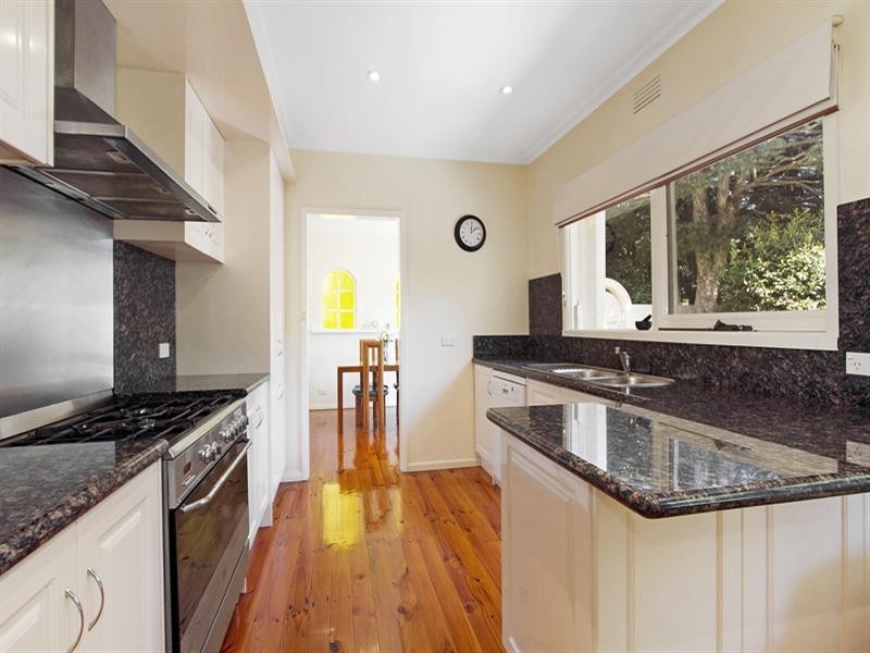 7 Redleaf Way, Wheelers Hill VIC 3150