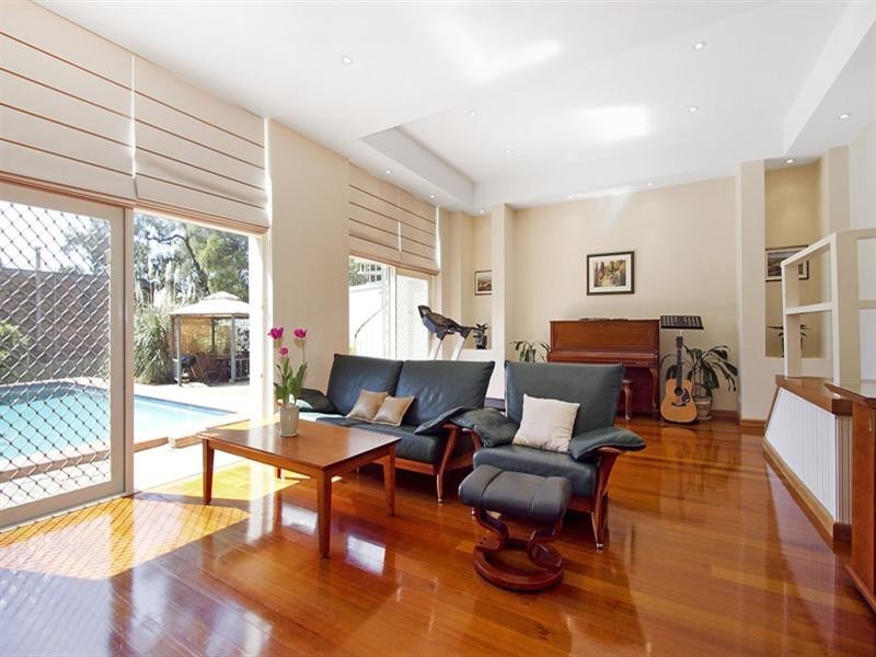 7 Redleaf Way, Wheelers Hill VIC 3150