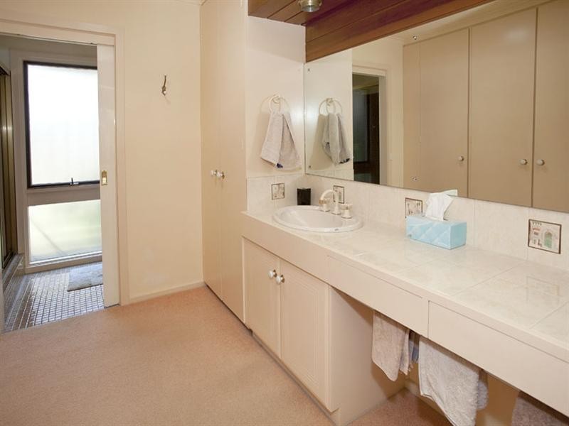 4 Jousting Place, Glen Waverley VIC 3150