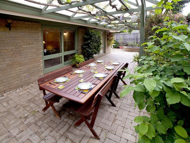 4 Jousting Place, Glen Waverley VIC 3150