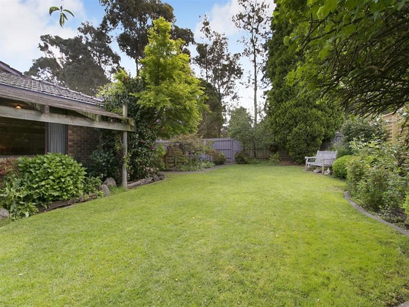 11 Lascelle Drive, Vermont South VIC 3133