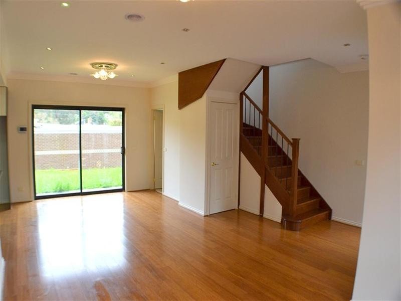 2/1 View Road, Glen Waverley VIC 3150