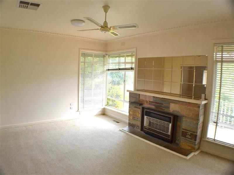 56 The Outlook, Glen Waverley VIC 3150