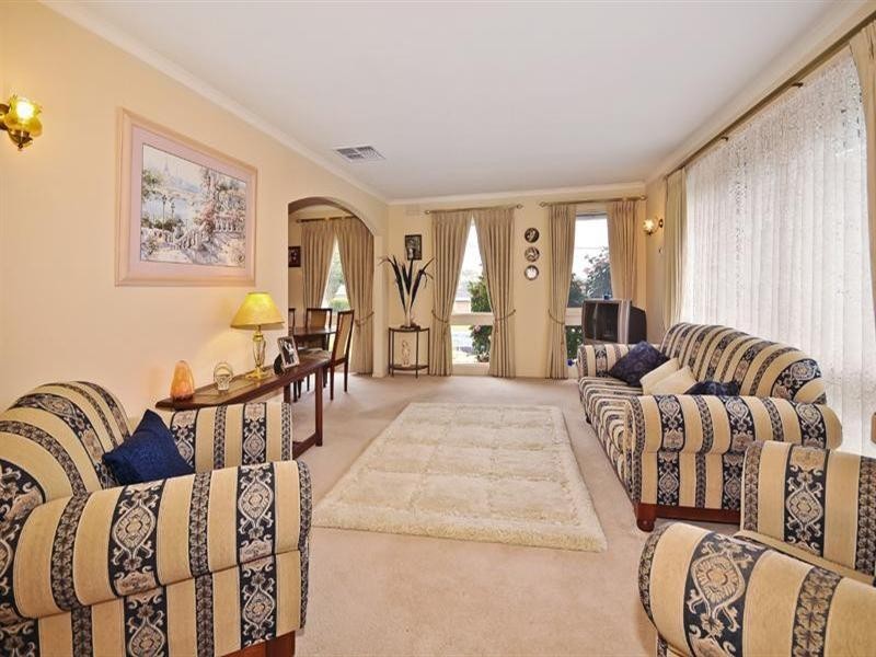 21 Earlwood Drive, Wheelers Hill VIC 3150