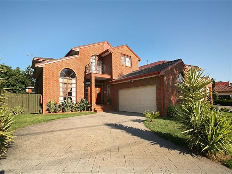 94 Herriotts Boulevard, Glen Waverley VIC 3150