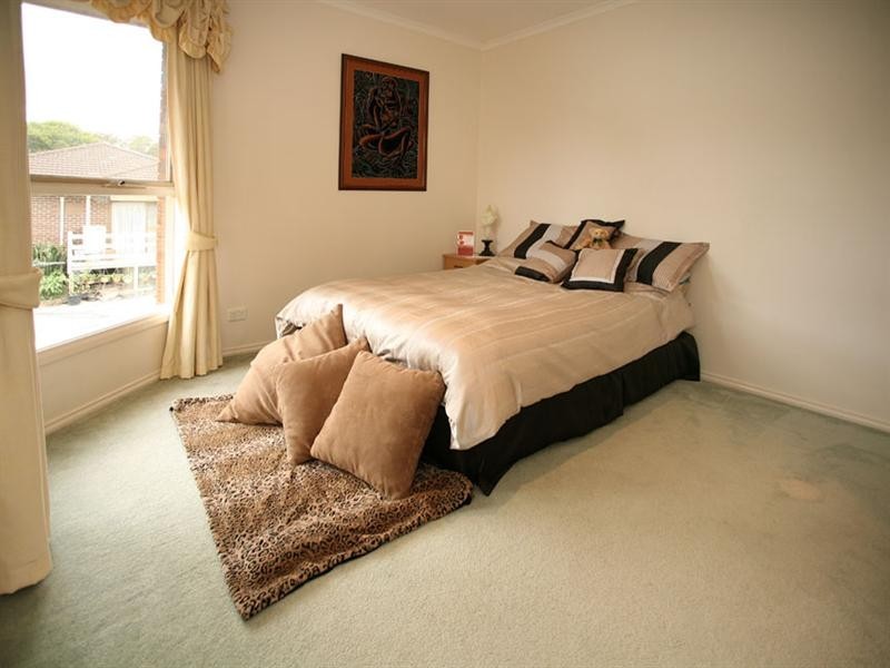 94 Herriotts Boulevard, Glen Waverley VIC 3150