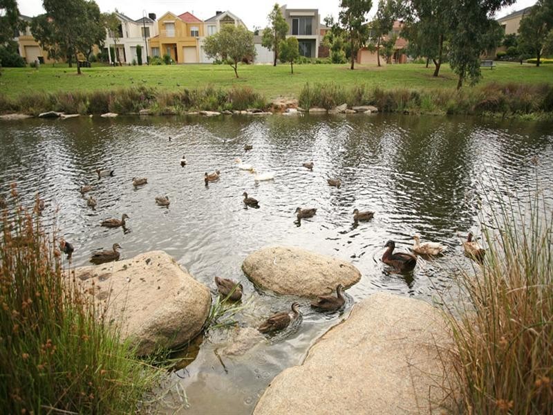 94 Herriotts Boulevard, Glen Waverley VIC 3150