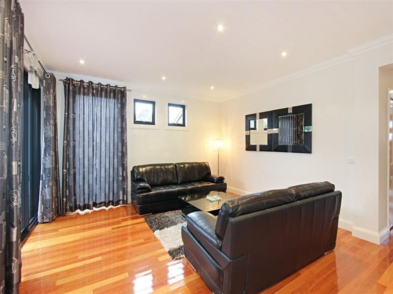 19 Arthur Street, Burwood VIC 3125