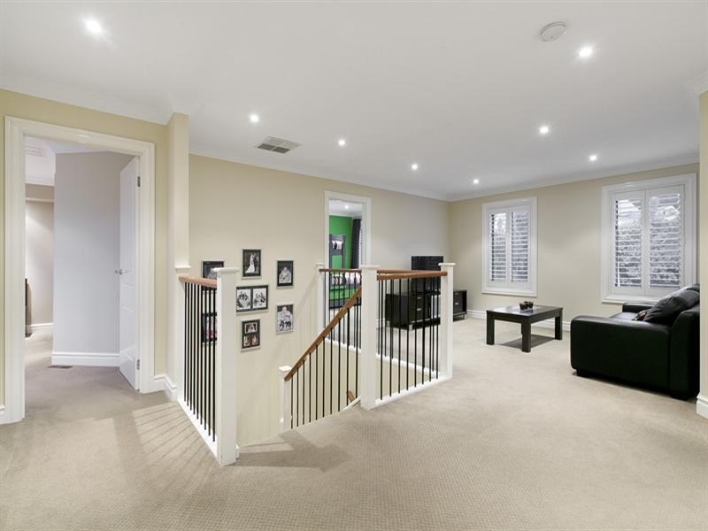 61 Craig Hill Drive, Wheelers Hill VIC 3150