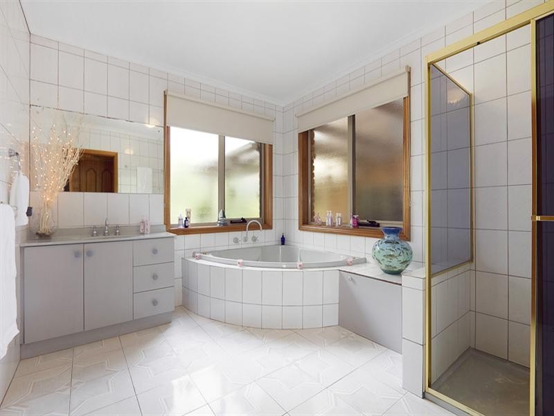 4 Dorene Court, Vermont South VIC 3133