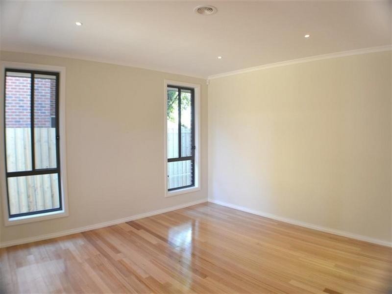 2/5 Folkestone Road, Glen Waverley VIC 3150