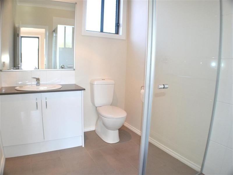 2/5 Folkestone Road, Glen Waverley VIC 3150