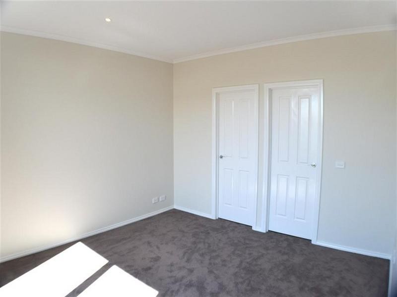 2/5 Folkestone Road, Glen Waverley VIC 3150