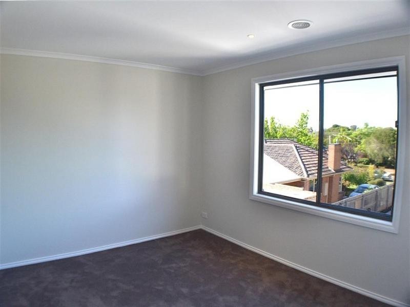 2/5 Folkestone Road, Glen Waverley VIC 3150