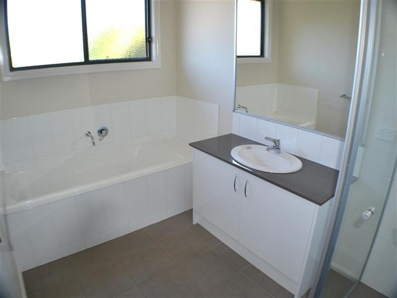 2/5 Folkestone Road, Glen Waverley VIC 3150