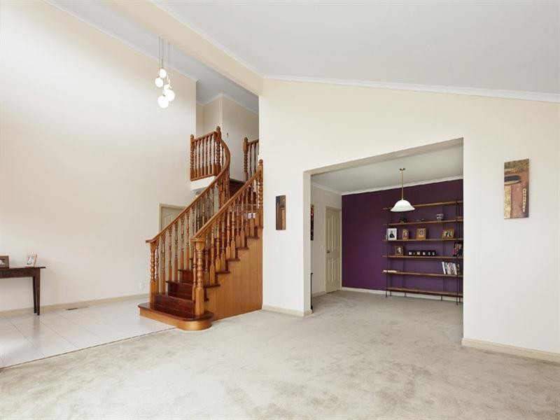 30 Freemantle Drive, Wantirna South VIC 3152