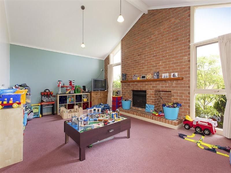 30 Freemantle Drive, Wantirna South VIC 3152