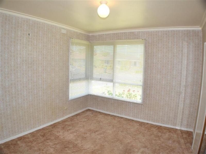 9 Taylor Avenue, Burwood East VIC 3151