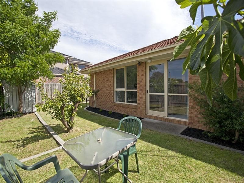 2/8 Studley Street, Mulgrave VIC 3170