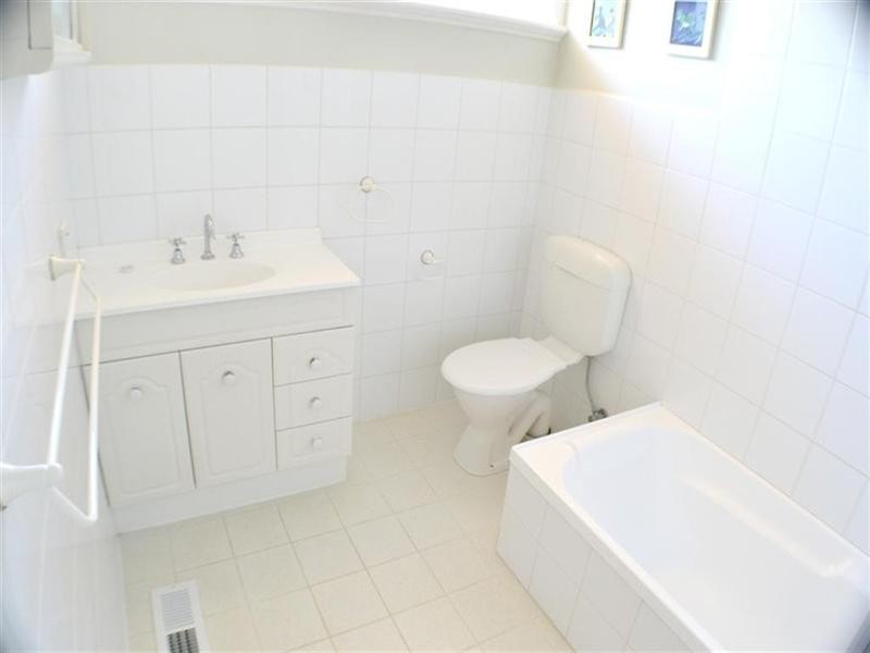 1/9 Cambridge Drive, Glen Waverley VIC 3150