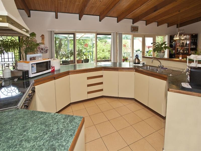 10 Annetta Avenue, Ashburton VIC 3147