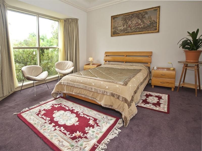 10 Annetta Avenue, Ashburton VIC 3147