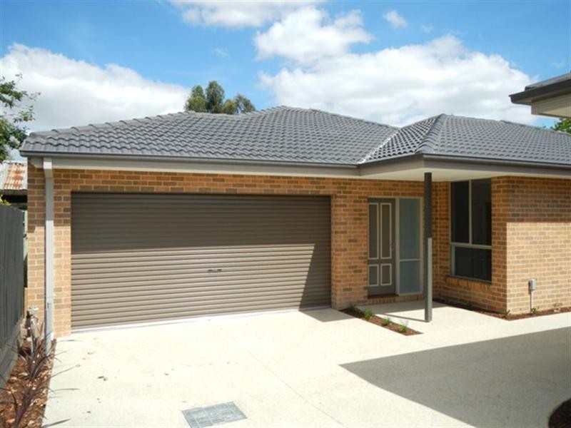 2/13 Westerfield Drive, Notting Hill VIC 3168